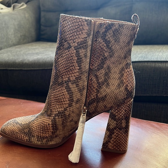 Circus by Sam Edelman Faux Snakeskin boot - Picture 5 of 5